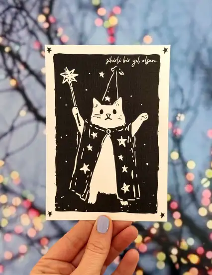 Kedili Sihirli Yeni Yıl Kartpostalı