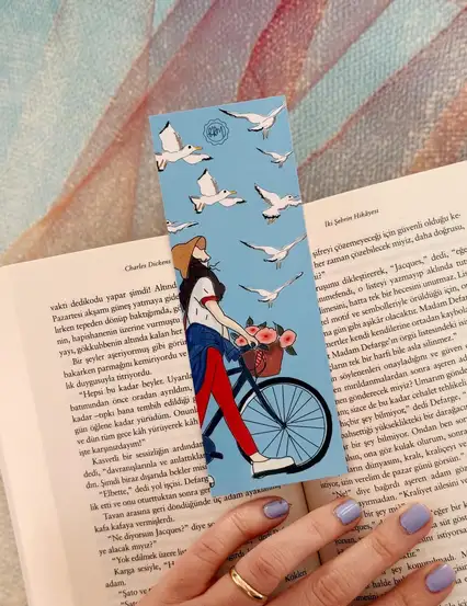 Bisikletli Kız Çizimli Kitap Ayracı