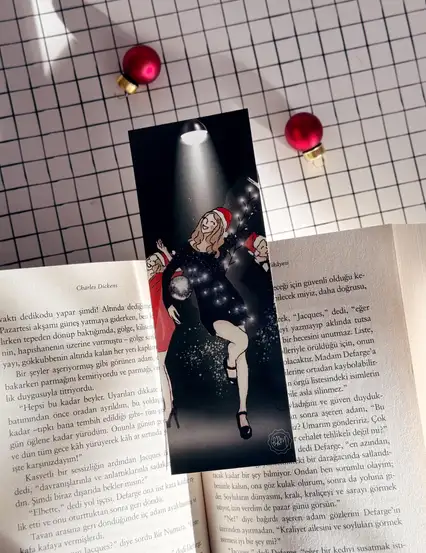 Işıltılı Yılbaşı Kız Çizimli Kitap Ayracı