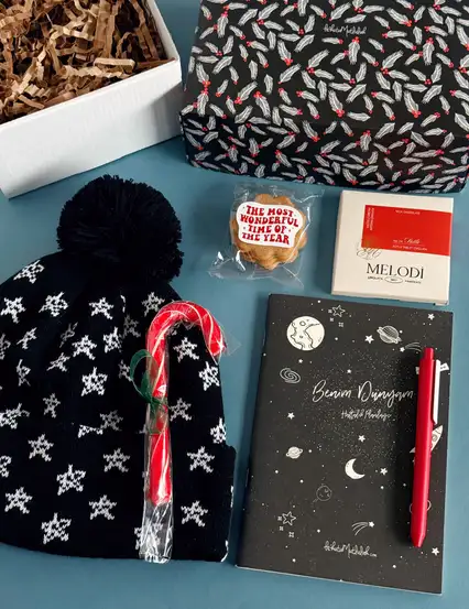 Yıldızlı Yılbaşı Hediye Kutusu