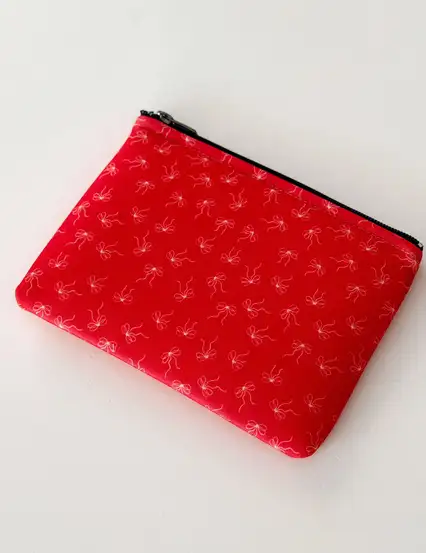 Fiyonklu Kurdele Clutch Kalemlik