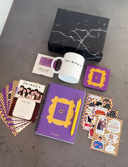 Friends Dizi Temalı Hediye Kutusu Seti