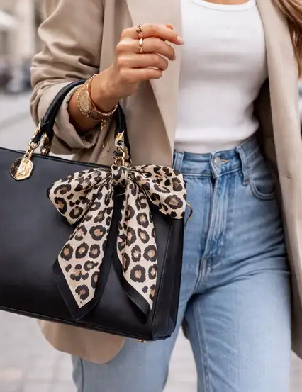 Leopar Desenli Saten Fular 70x70 cm