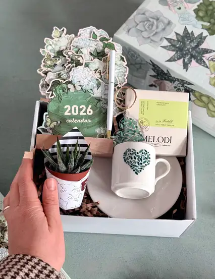 Sukulentli Kadın Hediyeleri Kutusu