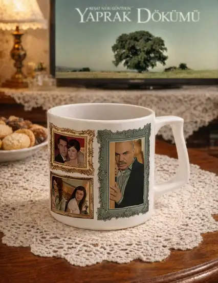 Yaprak Dökümü Çerçeveli Kupa