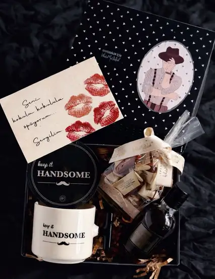 Kokulu Öpücükler Parfümlü Erkek Sevgili Hediye Kutusu