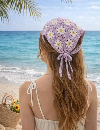 Lila Papatyalı Örgü Üçgen Bandana