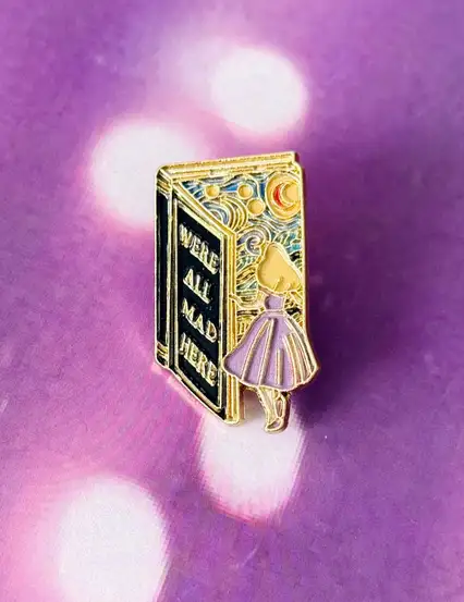 Alice Harikalar Diyarında Rozet