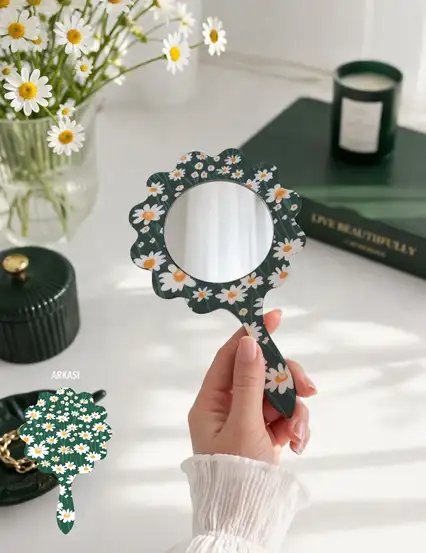 Papatyalı El Aynası