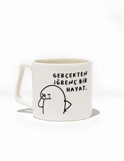 Gerçekten İğrenç Bir Hayat Kupa