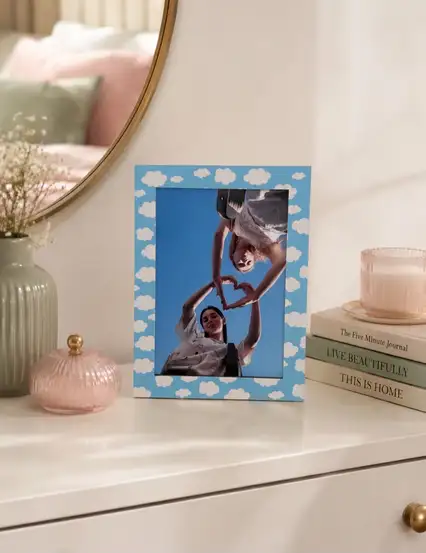 Bulutlu Renkli Dekoratif Çerçeve Ve Kişiye Özel Fotoğraf Baskısı