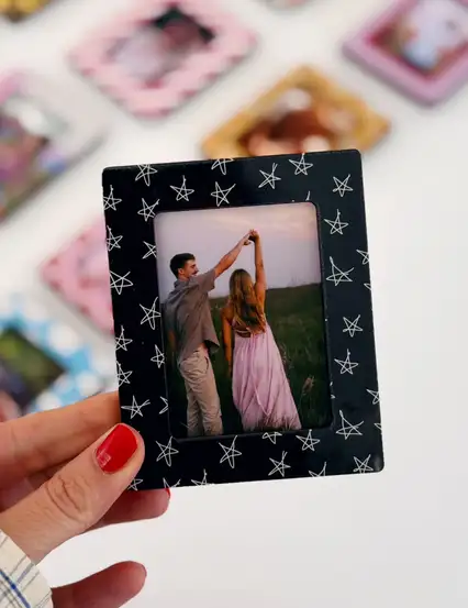 Yıldızlı Magnet Çerçeve Ve Kişiye Özel 4'lü Mini Fotoğraf Baskısı 6x9 cm