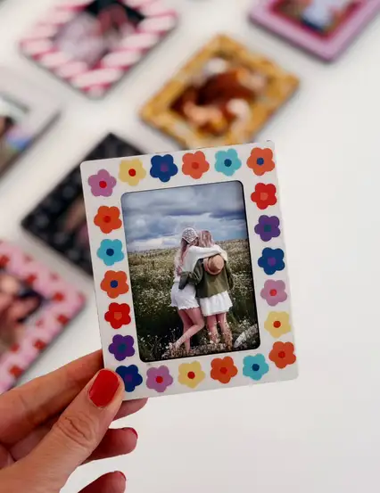 Daisy Magnet Çerçeve Ve Kişiye Özel 4'lü Mini Fotoğraf Baskısı 6x9 cm