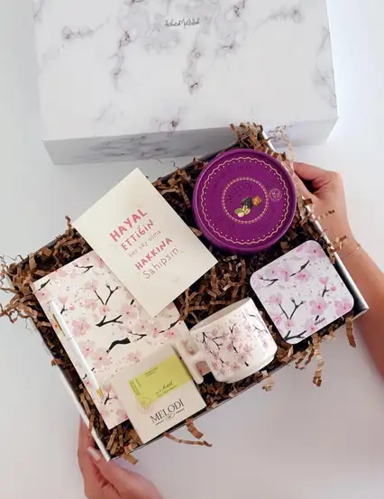Sakura Yeni Başlangıçlar Hediye Kutusu