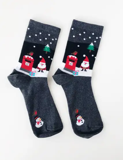 Yılbaşı Karlar Düşer Koyu Gri Noel Baba Ve Kuş Çorap