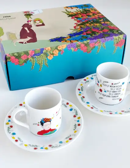 Porselen Türk Kahvesi Fincanı Hediye Kutusu Frida Kahlo Mottolu