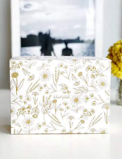 Gold çiçekli hediye kutusu ( sadece kutu )