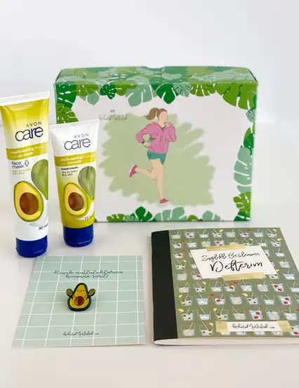Güzel bi kutu Avon hediye kutu seti n024- Fit