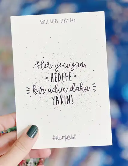 Hedefe Daha Yakın Motto Kartı Kartpostal