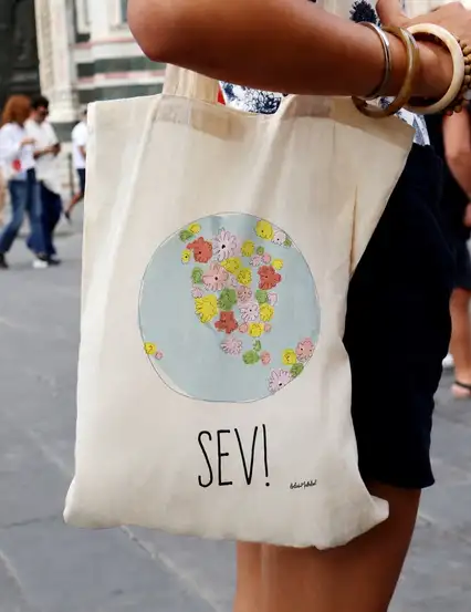 Bez Çanta - Sev Çiçekli Dünya Küre Bez Çanta