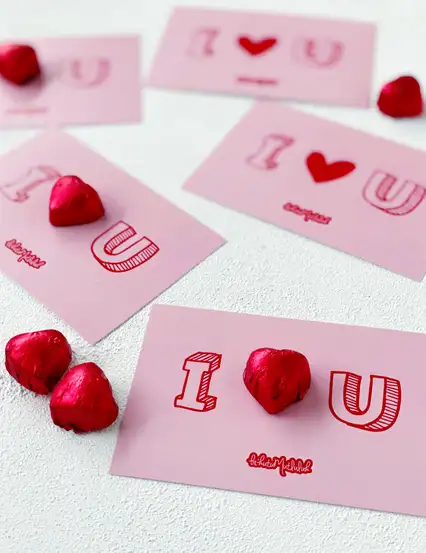 Kalpli Melodi Çikolata ve I Love You Seni Seviyorum Sevgiliye Hediye Not Motto Kartı Kartpostal