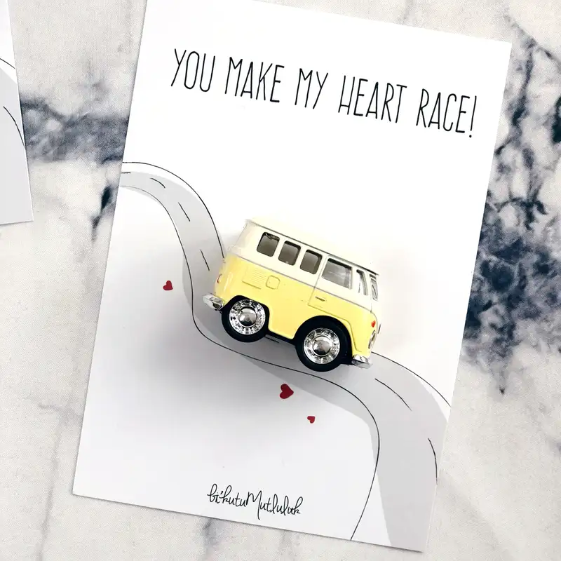 Dekoratif Sarı Vosvos Minibüs ve Motto Kartı