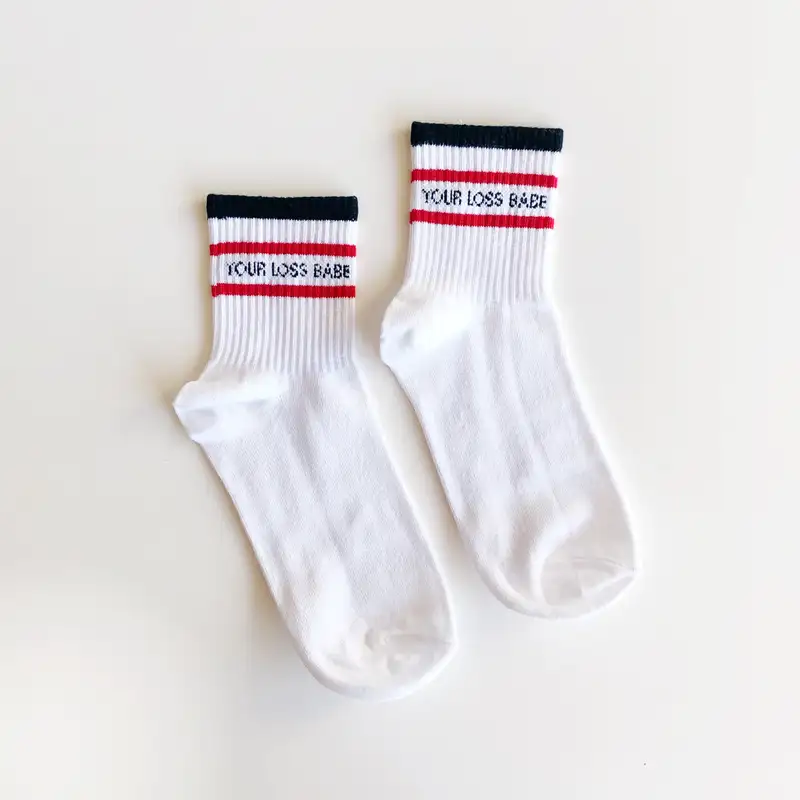Çorap N085 Beyaz serisi -  Kırmızı Çizgili Your Loss Babe Çorap